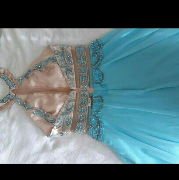 Prom dress!! - Picture 2 of 7
